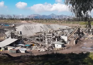Extracción mecanizada, procesamiento de áridos y recuperación de suelos